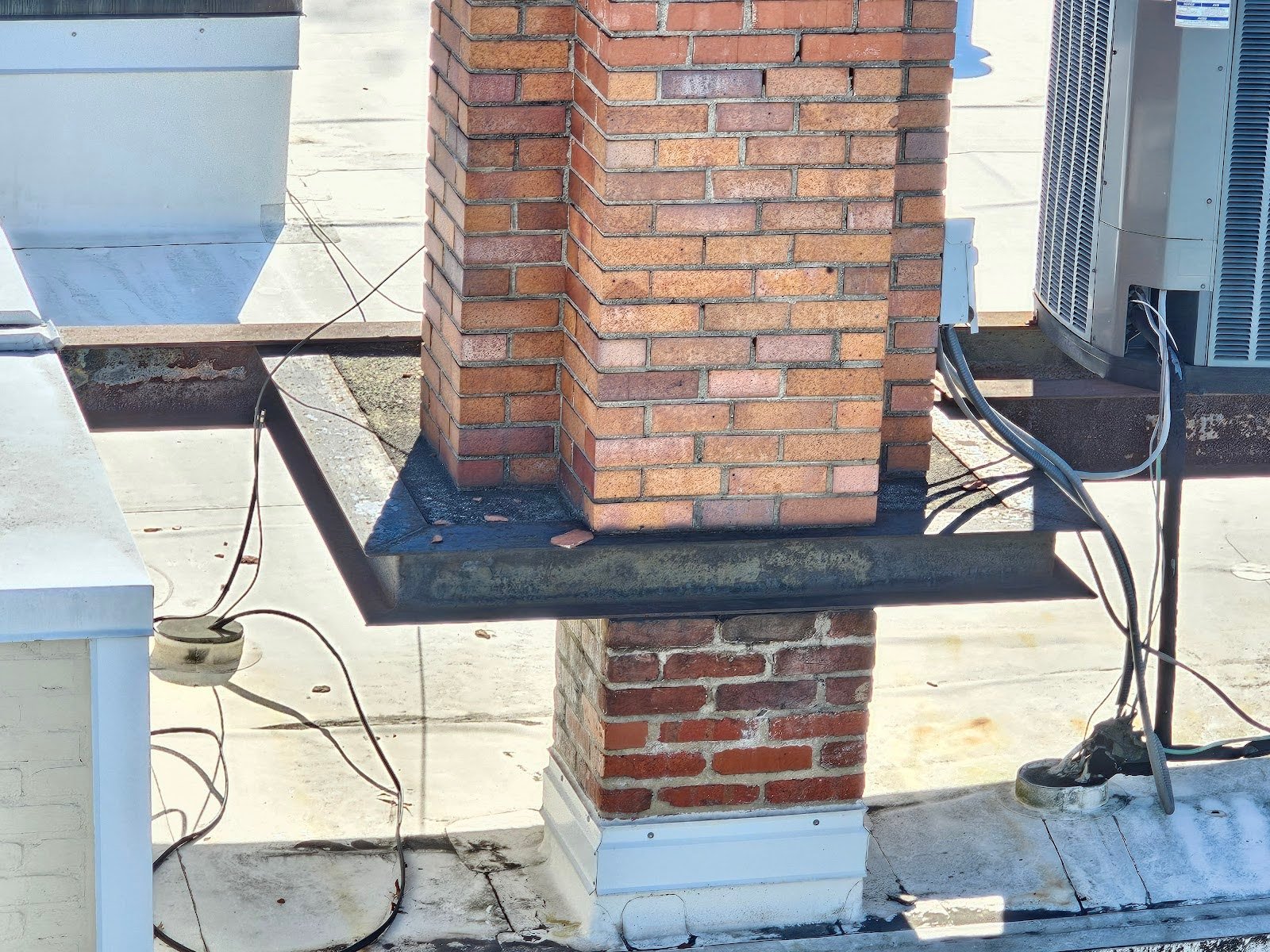 Mysterious Floating Rooftop Dunnage System - Part I 2 Masonry is inherently strong in compressive resistance
