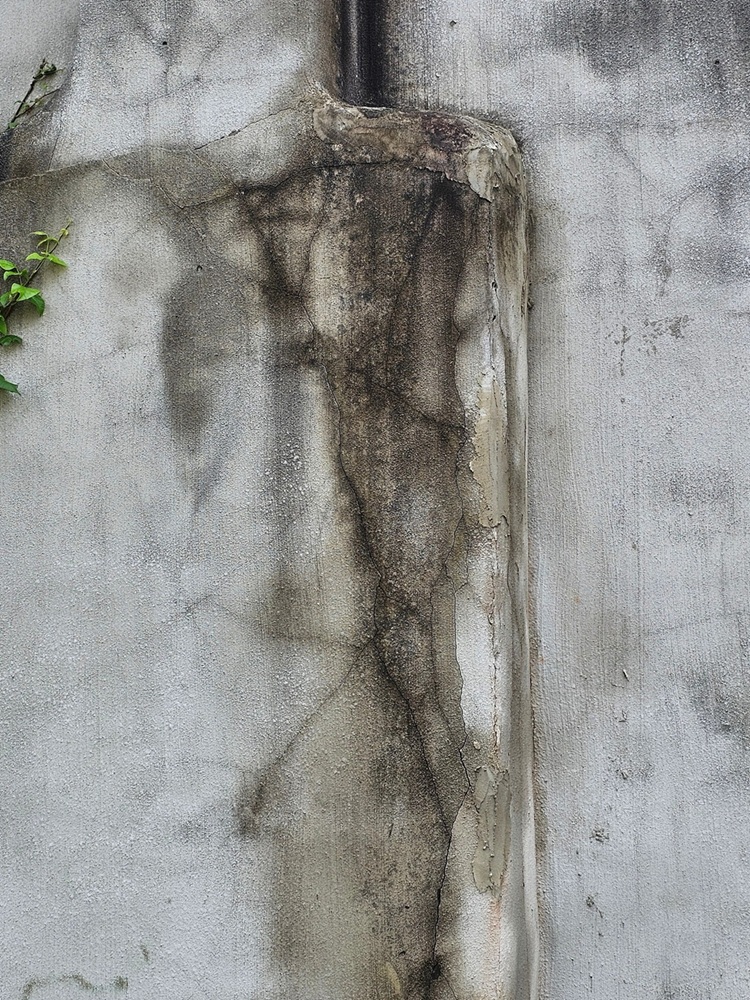 exterior walls of this chimney