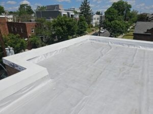Modified bitumen flat roof with membrane undulation, Washington DC